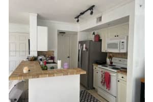 2640 S University Dr APT 128, Davie, FL 33328, Sold 08/18/23