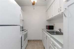 1015 SW 11th Ave #4k, Hallandale Beach, FL 33009, Sold 06/13/23