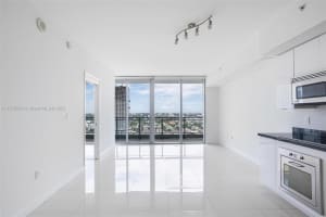 92 SW 3rd St APT 2807, Miami, FL 33130, Sold 06/08/23