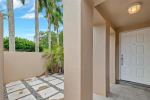 5590 SW 70th Pl S, Miami, FL 33155, Sold 06/02/23