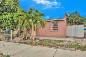 19201 NW 47th Ave, Miami Gardens, FL 33055, Sold 08/04/23