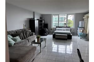 2301 Collins Ave APT 527, Miami Beach, FL 33139, Sold 06/02/23
