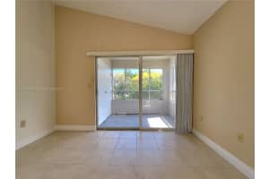 2871 N Oakland Forest Dr APT 202, Oakland Park, FL 33309, Sold 07/06/23