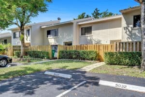 5032 S University Dr, Davie, FL 33328, Sold 06/02/23