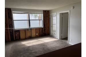 728 Executive Center Dr APT 28, West Palm Beach, FL 33401, Sold 08/14/23