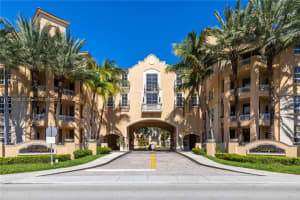 3001 NE 185th St APT 435, Aventura, FL 33180, Sold 08/01/23