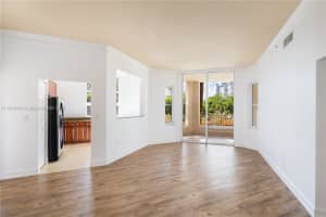 3001 NE 185th St APT 435, Aventura, FL 33180, Sold 08/01/23