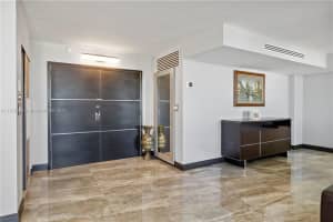 2401 Collins Ave APT 1208, Miami Beach, FL 33140, Sold 08/18/23