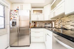 3401 N Country Club Dr APT 215, Aventura, FL 33180, Sold 12/01/23