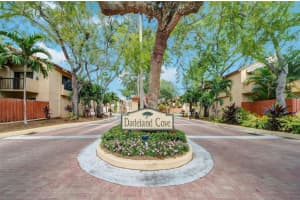 10043 SW 77th Ct, Miami, FL 33156, Sold 05/30/23