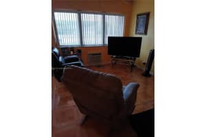 1030 SW 11th St #1m, Hallandale Beach, FL 33009, Sold 08/18/23