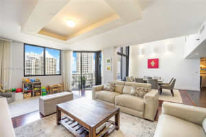 520 Brickell Key Dr, Miami, FL 33131, Sold 07/25/23