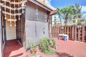 231 W Park Dr Apt 104-4, Miami, FL 33172, Sold 07/10/23