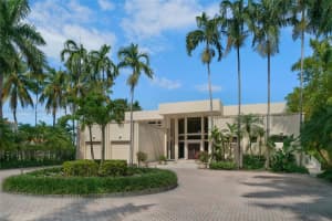 37 W Star Island Dr, Miami Beach, FL 33139, Sold 08/10/23