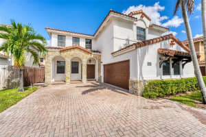 9839 NW 8th St, Miami, FL 33172, Sold 07/31/23
