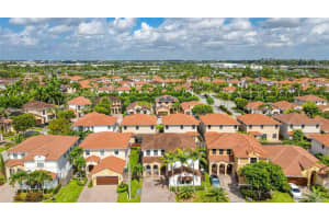 9839 NW 8th St, Miami, FL 33172, Sold 07/31/23