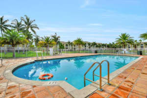 2640 S University Dr APT 213, Davie, FL 33328, Sold 07/05/23
