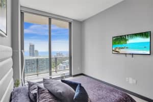 55 SW 9th St Apt 4404, Miami, FL 33130, Sold 11/13/23