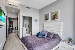 55 SW 9th St Apt 4404, Miami, FL 33130, Sold 11/13/23