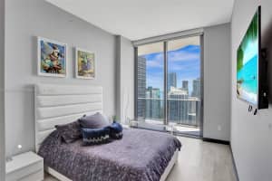 55 SW 9th St Apt 4404, Miami, FL 33130, Sold 11/13/23
