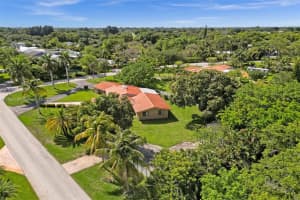 720 SW 44th Ave, Plantation, FL 33317, Sold 05/25/23