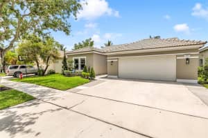 390 Carrington Dr, Weston, FL 33326, Sold 07/20/23