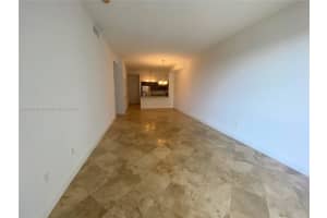5091 NW 7th St APT 615, Miami, FL 33126, Sold 10/20/23