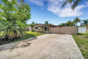 5736 Charleston St, Hollywood, FL 33021, Sold 07/10/23