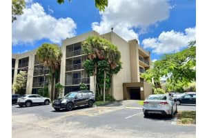 8615 NW 8th St APT 223, Miami, FL 33126, Sold 07/24/23