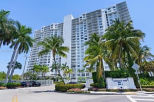 2801 NE 183rd St #1714w, Aventura, FL 33160, Sold 11/09/23