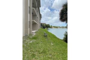 471 Ives Dairy Rd Apt 403-3, Miami, FL 33179, Sold 09/06/23