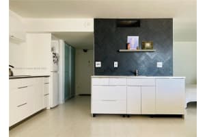 345 Ocean Dr APT 525, Miami Beach, FL 33139, Sold 09/21/23