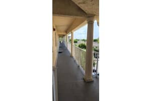 6940 NW 179th St Apt 403-7, Hialeah, FL 33015, Sold 06/20/23