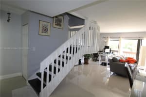 515 W Park Dr APT 14, Miami, FL 33172, Sold 08/18/23