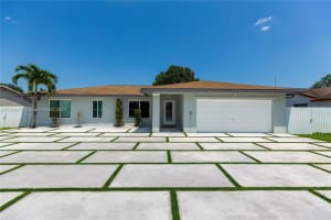 1070 SW 128th Dr, Davie, FL 33325, Sold 09/29/23