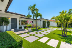 290 N Shore Dr, Miami Beach, FL 33141, Sold 11/15/23