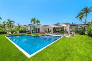 290 N Shore Dr, Miami Beach, FL 33141, Sold 11/15/23
