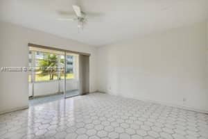 2200 Park Ln APT 108, Hollywood, FL 33021, Sold 12/18/23
