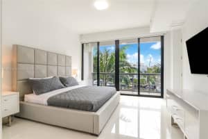 60 Hendricks Isle APT 301, Fort Lauderdale, FL 33301, Sold 10/12/23