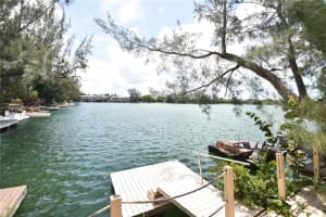 4863 SW 71st Pl, Miami, FL 33155, Sold 10/23/23