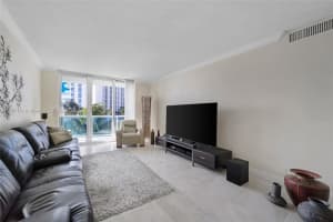 3901 S Ocean Dr #4n, Hollywood, FL 33019, Sold 02/29/24