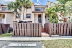 655 W Park Dr Apt 11-12, Miami, FL 33172, Sold 06/28/23