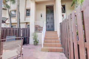 655 W Park Dr Apt 11-12, Miami, FL 33172, Sold 06/28/23