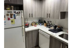 9240 Fontainebleau Blvd APT 101, Miami, FL 33172, Sold 08/31/23