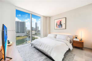 88 SW 7th St Apartment 1012, Miami, FL 33130, Sold 07/17/23