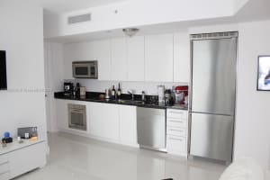 92 SW 3rd St APT 1406, Miami, FL 33130, Sold 10/02/23