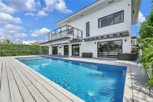 2052 NE 121st Rd, North Miami, FL 33181, Sold 07/12/23