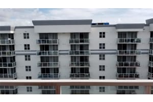 5085 NW 7th St, Miami, FL 33126, Sold 11/02/23