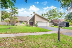 9100 NW 15th St, Plantation, FL 33322, Sold 11/01/23