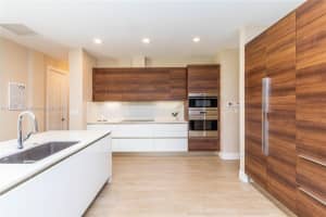 19267 N Hibiscus St, Weston, FL 33332, Sold 11/10/23